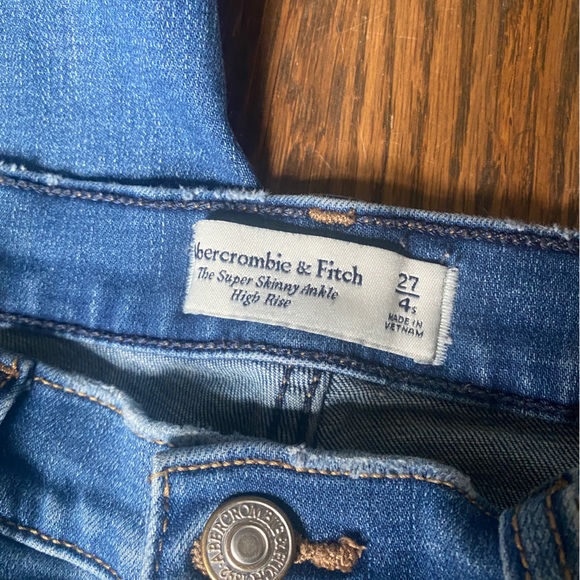 Abercrombie & Fitch Skinny Jeans - Picture 3 of 3